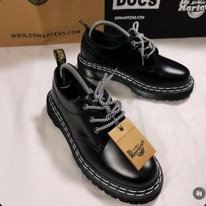 Shoe
